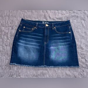 No Boundaries Mid Rise Dark Wash Mini Jean Skirt (15)